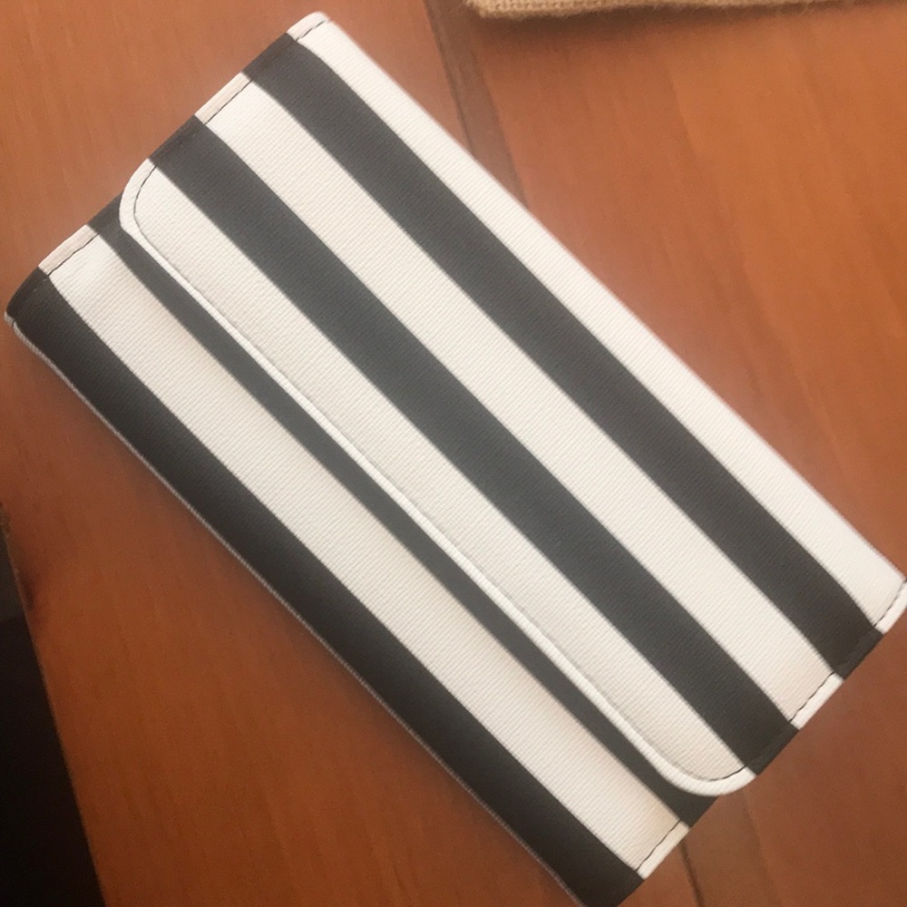 KUT from the KLOTH Black and white stripe wallet